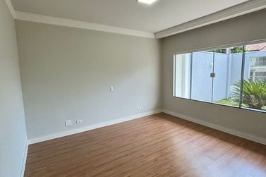 Casa &agrave; venda - 202m&sup2; - Zona 1a  Pr&oacute;ximo Ao Hospital Cemil