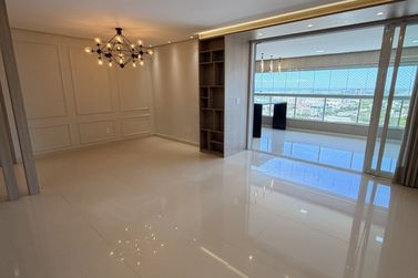 Apartamento &agrave; venda - 180m&sup2; - Zona III