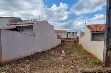 Terreno &agrave; venda - 225m&sup2; - Zona VI