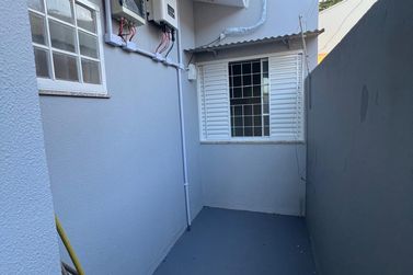 Casa para alugar - 100m&sup2; - Jardim Alphavile