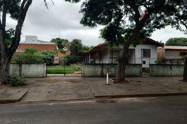 Casa &agrave; venda - 90m&sup2; - Zona VI