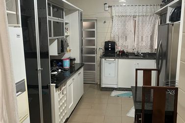 Casa &agrave; venda - 204m&sup2; - Zona I