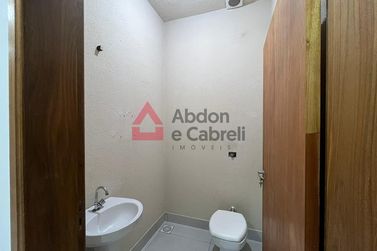 Sal&atilde;o Comercial para alugar - 800m&sup2; - Zona III