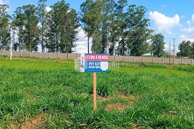 Terreno &agrave; venda - 300m&sup2; - Vila Serena Risort