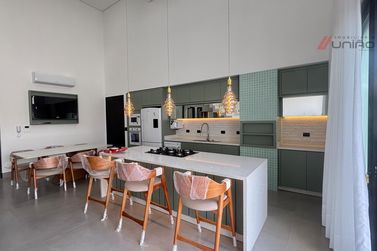 Casa &agrave; venda - 250m&sup2; - Residencial Royal Garden