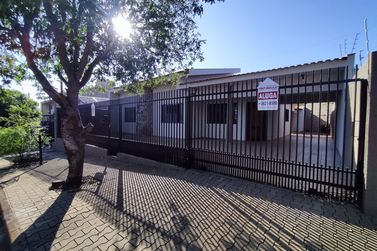 Casa para alugar - 203m&sup2; - ZONA IV