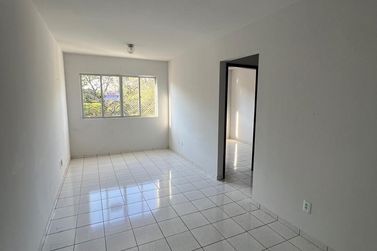 Apartamento para alugar - 60m&sup2; - Zona III