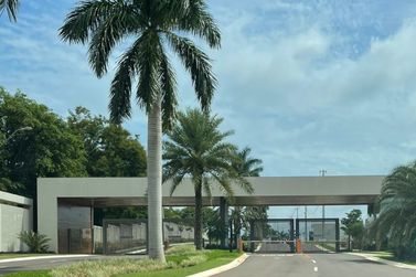 Terreno &agrave; venda - 373m&sup2; - Centro