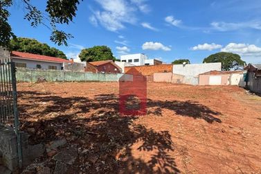 Terreno &agrave; venda - 315m&sup2; - Zona V