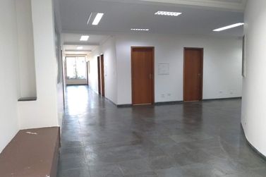 Sala Comercial para alugar - 240m&sup2; - Zona II