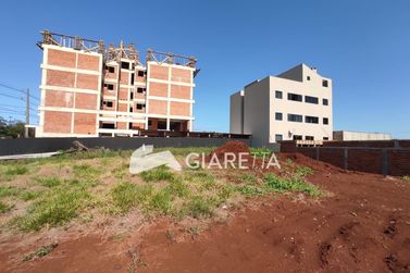 Terreno &agrave; venda - 450m&sup2; - VILA BECKER