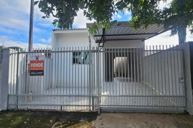 Casa &agrave; venda - 180m&sup2; - Parque Tarum&atilde;