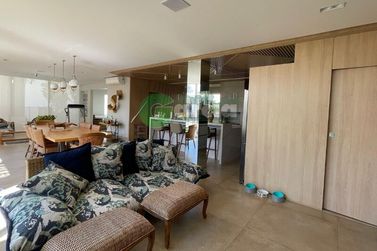 Casa &agrave; venda - 688m&sup2; - -