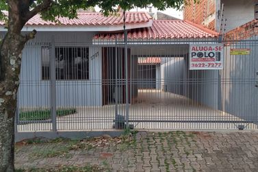 Casa para alugar - 100m&sup2; - Jardim Alphaville