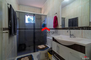 Ch&aacute;cara &agrave; venda - Br 323