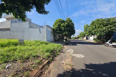 Terreno &agrave; venda - 140m&sup2; - Jardim Ibirapuera