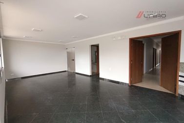 Sal&atilde;o Comercial para alugar - 600m&sup2; - Zona I