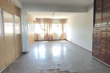 Sal&atilde;o Comercial para alugar - 150m&sup2; - Centro