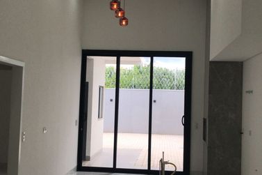 Casa &agrave; venda - 251m&sup2; - Jardim Castelo Branco