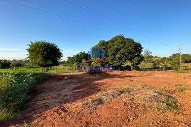 Ch&aacute;cara &agrave; venda - 4m&sup2; - Serra dos Dourados