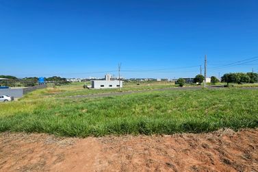 Terreno &agrave; venda - 220m&sup2; - PARQUE RESIDENCIAL METROPOLITANO