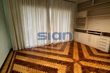 Casa para alugar - 308m&sup2; - Zona III