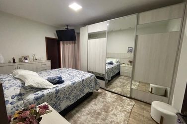 Casa &agrave; venda - 248m&sup2; - ZONA VII