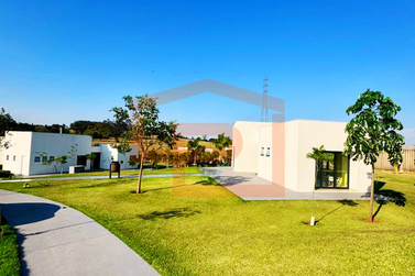 Terreno &agrave; venda - 299m&sup2; - Zona III