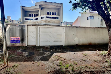 Casa &agrave; venda - 391m&sup2; - Zona II