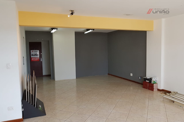Sal&atilde;o Comercial &agrave; venda - 90m&sup2; - Zona 1