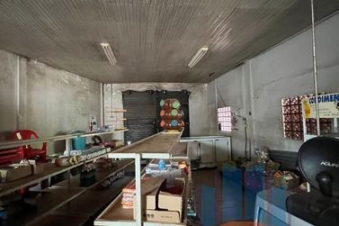 Sala Comercial &agrave; venda - 300m&sup2; - Zona V