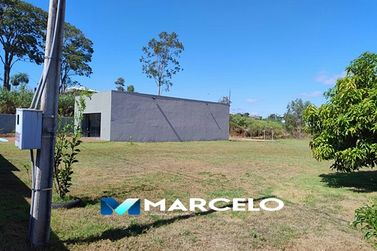 Ch&aacute;cara &agrave; venda - 2000m&sup2; - PR - 580