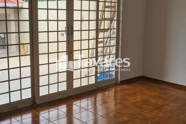 Casa &agrave; venda - 380m&sup2; - Zona I