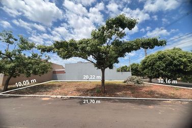 Terreno &agrave; venda - 210m&sup2; - Jardim das Gar&ccedil;as ll