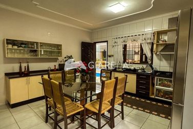 Casa &agrave; venda - 192m&sup2; - JARDIM GISELA