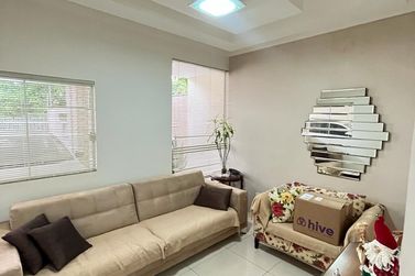 Sobrado &agrave; venda - 321m&sup2; - Zona VI