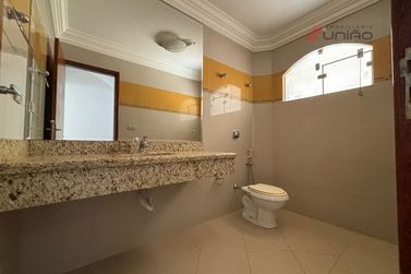 Casa &agrave; venda - 293m&sup2; - Zona Armazem