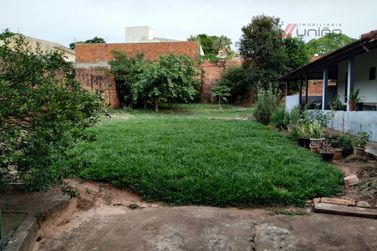 Casa &agrave; venda - 90m&sup2; - Zona VI