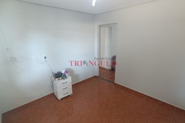 Casa &agrave; venda - 70m&sup2; - ZONA VI