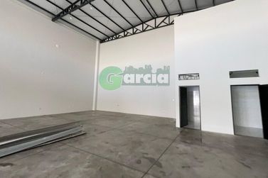 Sal&atilde;o Comercial para alugar - 420m&sup2; - Zona III