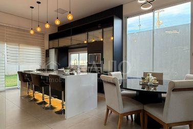 Sobrado &agrave; venda - 210m&sup2; - JARDIM ALPHAVILLE