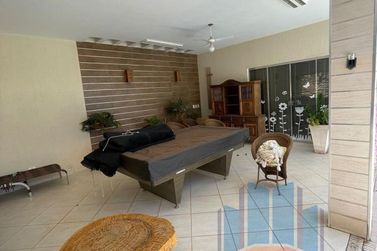 Casa &agrave; venda - 735m&sup2; - Zona Armaz&eacute;m