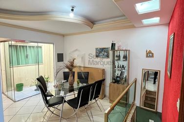 Sobrado &agrave; venda - 184m&sup2; - Zona 1-A