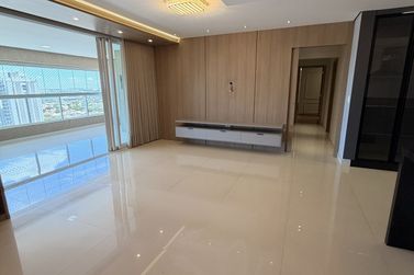 Apartamento &agrave; venda - 180m&sup2; - Zona III