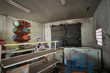 Sala Comercial &agrave; venda - 300m&sup2; - Zona V