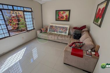 Sobrado &agrave; venda - 490m&sup2; - Jardim Global