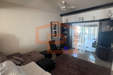 Casa &agrave; venda - 420m&sup2; - Zona I