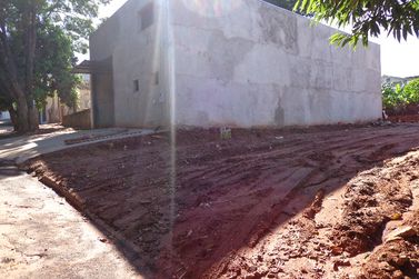 Terreno &agrave; venda - 350m&sup2; - Zona Armazem