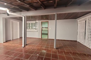 Casa para alugar - 125m&sup2; - Zona I