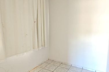 Casa &agrave; venda - 68m&sup2; - CONJUNTO RESIDENCIAL CORREGO LONGE